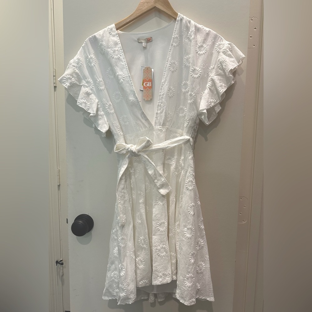 NEW WITH TAGS Gianni Bini White Wrap Summer Dress